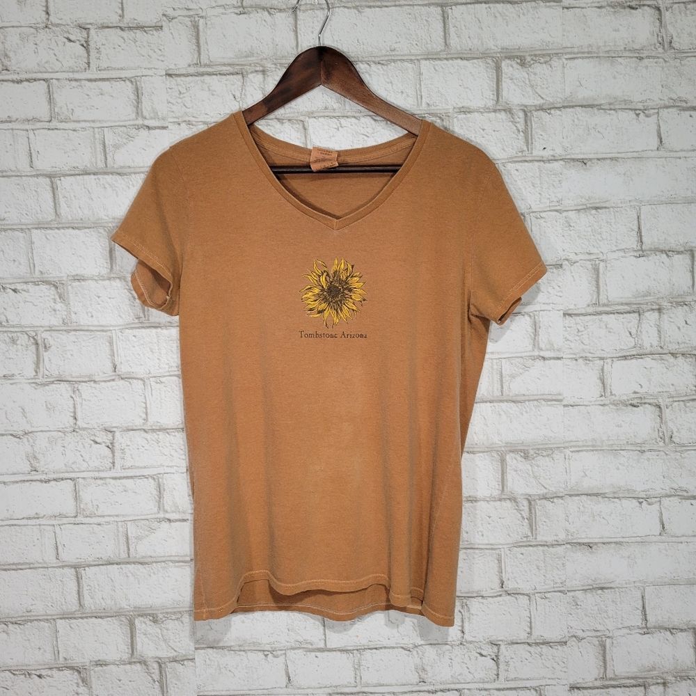 Tombstone, AZ‎ vintage sunflower tee